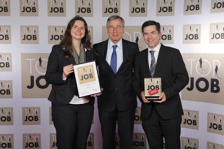 MID erhält das Top-Job-Gütesiegel (von links nach rechts: Sylvia Leipold, Leiterin HR MID GmbH; Wolfgang Clement, Mentor Top Job Mittelstand; Jürgen Leuschel, Geschäftsführer MID GmbH)