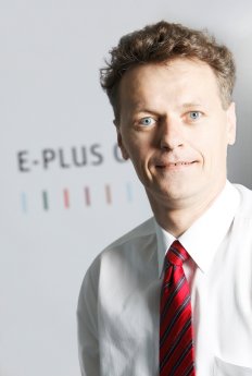 E-Plus Gruppe_neuer Geschaeftsfuehrer Alfons Loesing_Mail.jpg