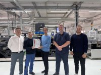 Marcus Schieke und Marcel Grasse (Thüringer Papierfabrik), Jürgen Gemeinhardt (Fogra), Stefan Rößler und Marcus Jung (Thüringer Papierfabrik)