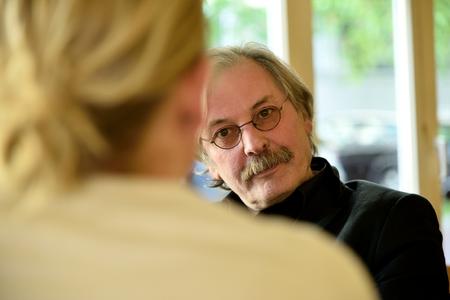 Studiengangsleiter Arthur Trossen im Gepräch / Foto: Mediation - integrierte Mediation