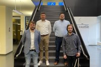 Stolze Preisträger (von links): Mit dem Peter-Wefing-Förderpreis 2022 wurden die Bachelor- und Masterarbeiten von Jan-Willem Jungen, Maximilian Malte Schnieders, Lars-Ole Steffen und Jonas Schubert ausgezeichnet. (Zum Herunterladen mit rechter Maustaste klicken und 