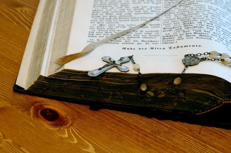 Die Bibel - ein repräsentative Geschenk