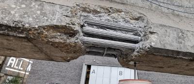 freigelegte Spannelemente eine Spannbetonbrücke