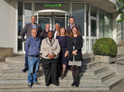 Delegation der Institute Atlanta Technical College und Felix-Fechenbach-Berufskolleg mit Delignit-Vertretern (links hinten: HR Manager Wolfgang Wolf, rechts hinten Excecutive Ass. Dominik Fitz)