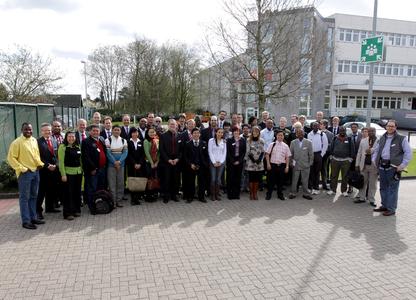 Internationaler Besuch bei CEWE: Teilnehmer der Sommerschule rund um Prof. Dr. Marx Goméz von der Carl von Ossietzky Universität Oldenburg zu Gast beim Foto-Dienstleister in Oldenburg