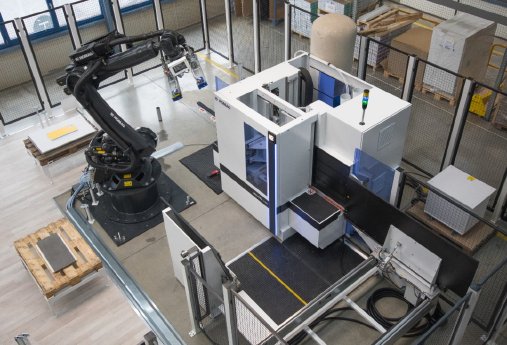 HOMAG und KUKA setzen sich zum Ziel, gemeinsam smarte Roboterlösungen für den weltweiten Ma.jpg