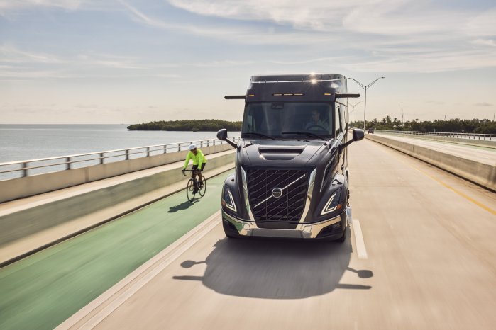 Volvo-VNR-Cyclist_Original file.jpg