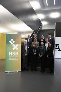 Rektorin Prof. Dr. Karin Luckey (vordere Reihe, zweite von links) begrüßt eine Delegation der Shanghai Dianji