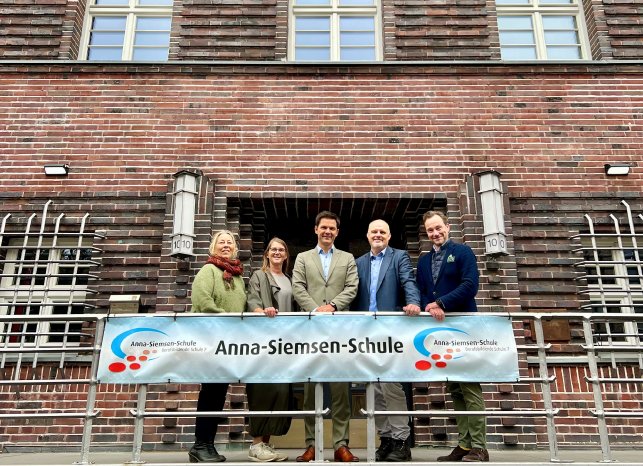 Anna-Siemsen-Schule_Siemenstraße_Nicole Heidorn_Monika Höing-Gevers_Steffen Krach_Dr. Matthias N.jpg