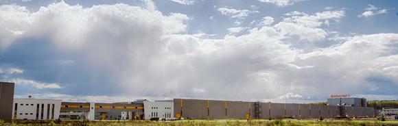 Panorama-Blick auf das neue Pkw-Reifenwerk in Kaluga, Russland - bereits am 29. Oktober 2013 fand die offizielle Werkseröffnung statt
