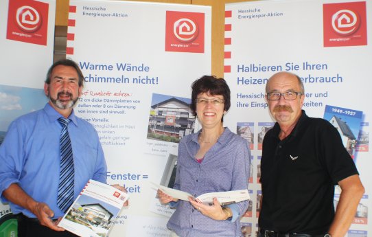 37b_v.l. Klaus Fey (HESA), Bürgermeisterin Ulrike Steinbach und Ulrich Claas (Leiter des Um.JPG