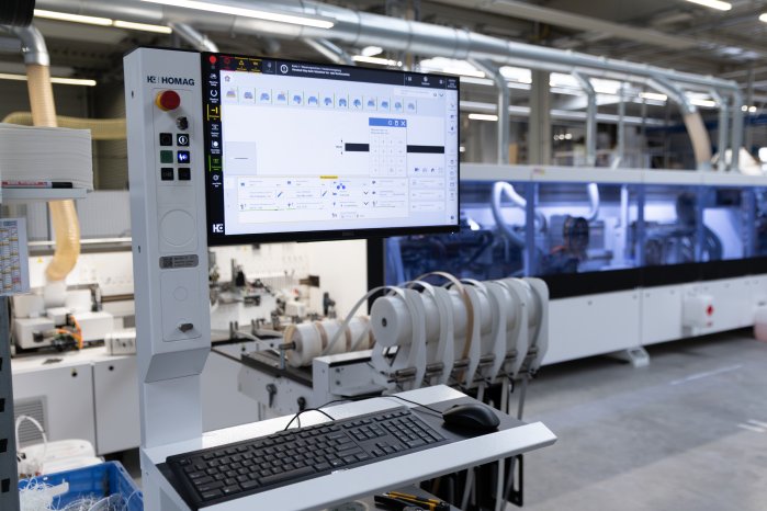 Kantenanleimmaschine-Terminal-Anzeige-Masse-Kante.jpg