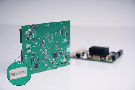 RTC-Ansteuerkarte mit Sicherheitsetikett gegen Produktpiraterie