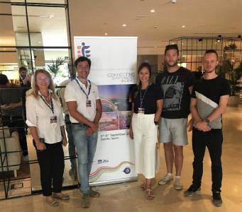 Out of Campus Event, das zum Abschluss des MBA-Fernstudiums stattfindet - hier 2019 in Sevilla mit Studiengangsleiterin Prof. Dr. Bettina Reuter (li), Foto: Hochsschule Kaiserslauteren