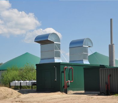 Die erweiterte Anlage der Biogas Stoetze GmbH & Co. KG im niedersächsischen Himbergen, nahe.jpg