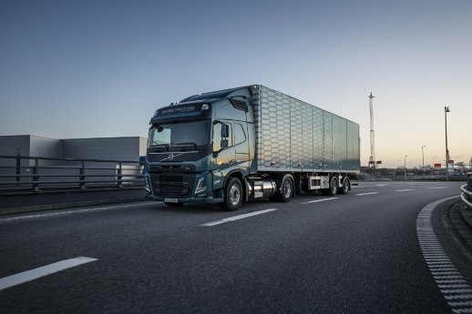 T2020-0871-Volvo-FM-LNG.jpg