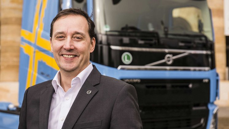 Emanuel-Lauf-Direktor-Vertrieb-Volvo-Trucks-1860x1050.jpg