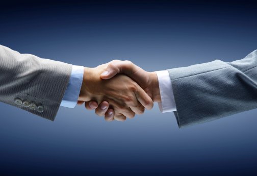 Handshake bw_Depositphotos_7122656_CONNEKTAR.jpg
