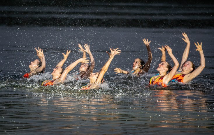 isarnixen-synchronschwimmen-see-event-servicebroker-muenchen.jpg