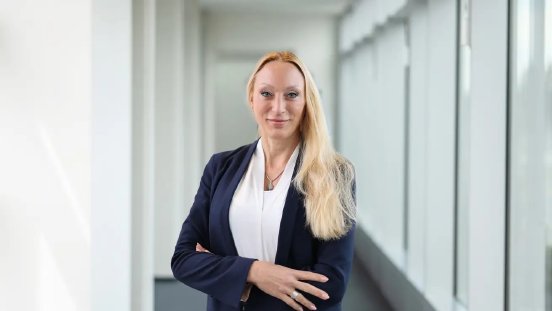 pressebild-press-image-lena-effinger-vorstand-executive-board-bauer-ag.JPG.webp