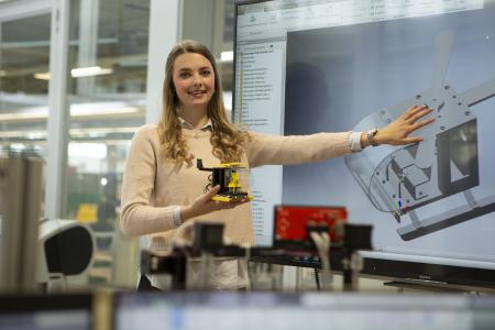 Melanie Olfert wurde als Technische Produktdesignerin ausgebildet; sie gehört zu den sechs Azubis, die von der IHK ausgezeichnet wurden