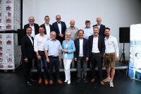 Vertreter aus Wirtschaft und Politik beim Getränkepool-Event in Salzburg
