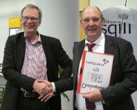 Thorsten Reimers, Softquadrat GmbH, und Michael Beth, DataIntelligence GmbH nach Vertragsunterzeichnung Thorsten Reimers, Softquadrat GmbH, und Michael Beth, DataIntelligence GmbH nach Vertragsunterzeichnung