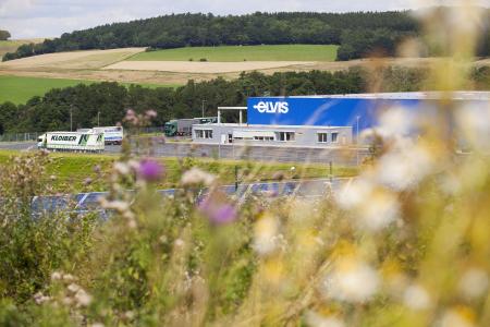 Klimaneutrale Transporte: Die ELVIS AG bietet ihren Partnern zukünftig Klima-Kompensation an und ist am Teilladungshub in Knüllwald selbst klimaneutral unterwegs. (Foto: ELVIS AG)