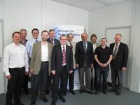 v.l.n.r.: Daniel Graba (Kolektor Missel Insulations GmbH), Arndt Steiner (pinta elements), Henning Brandenburger (Isowa GmbH), Dr. Christian Hermann (Bosig GmbH),  Jan-C. Niermans (Thermaflex Isolierprodukte GmbH), André Overbeck (Odenwald Faserplattenwerk GmbH), Jörg Wilmsen (Spritzschaum GmbH & Co. KG), Dieter Diener (Bauwirtschaft Baden-Württemberg e.V.), Daniel Hofmann (Steinbacher Dämmstoff GmbH), Steve Brachmanski (L’Isolante K-Flex), Dr. Hans-W. Schloz (FSK Geschäftsführer)