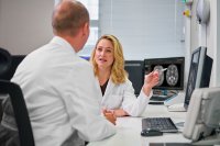 Viele Krankenhäuser verfügten zwar über enorme Informationsmengen, arbeiten aber immer noch mit voneinander getrennten Datensilos.