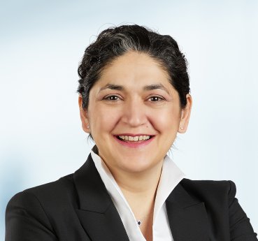 2024-02b_Oezlem Weis~ortraet_300 dpi.jpg