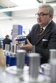 01_WITTENSTEIN_Spath_Dieter_Produktion_hochformatig.jpg