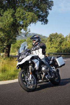 Michelin Road 6 BMW GS.jpg