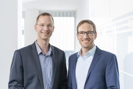 "Die Digitalisierung betrifft viele Bereiche von SMC. Gemeinsam wollen wir die digitalen Herausforderungen der Zukunft angehen und Lösungen für Kommunikation und Kunden entwickeln!" Christian Ziegler (rechts) ist seit 1. April 2019 Manager Digital Business Development bei SMC Deutschland. Als Manager Marketing & Communications übernimmt Michael Junkermann (links)