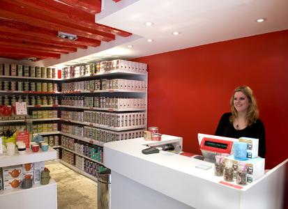 Odyssé Terminal in the KUSMI TEA store on the rue des Rosiers, Paris (photo: AURES Technologies 2010)
