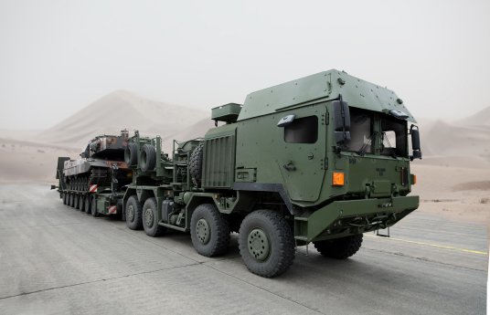 RMMV HX81 Schwerlasttransporter mit Leopard Kampfpanzer.jpg