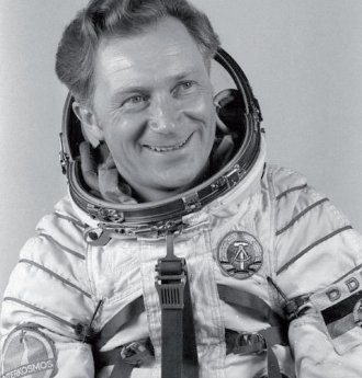 Sigmund Jähn_ the first german cosmonaut.png