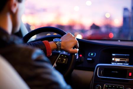 In Deutschland hört man durchschnittlich mehrere Stunden Radio pro Tag