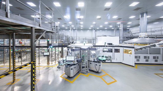 Máquinas de KHS en SLMG Beverages.jpg