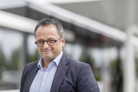 Dr. Stefan Girschik