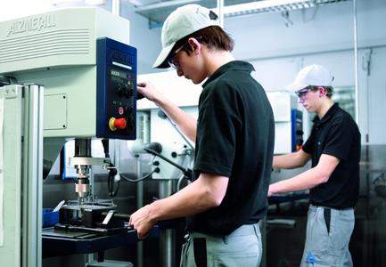 festo bildet in 12 technischen und kaufmnnische berufen und 7 studiengngen der berufsakademie aus die - Festo Bewerbung festo bildet in 12 technischen und kaufmnnische berufen und 7 studiengngen der berufsakademie aus die - Festo Bewerbung