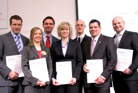 v.l.n.r. - GEFMA Förderpreisträger 2010: Markus Becker, Silja Allmer, Ralf Scheurer, Anika Dittmar, Kai Janisch (Hauptpreis), Norman Gasser, Ralf Haderlein