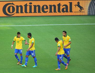 Die brasilianische Nationalmannschaft um Superstar Neymar (links) hat sich mit drei Siegen souverän für das Halbfinale des FIFA Confederations Cup 2013 qualifiziert