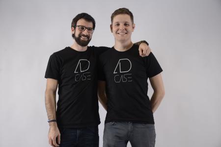 Philip Frenzel (rechts) und sein Kollege Peter Mayer © mechatronic factory GmbH | Nina Schmidt