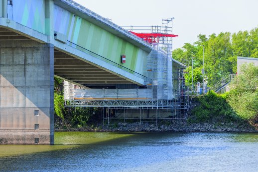pressebild-08-peri-instandsetzung-bara-bruecke-industriepark-wiesbaden.jpg