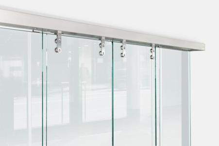 Das automatische Schiebetürsystem Slimdrive SL NT mit Ganzglas-Designbeschlägen (GGS) von GEZE
