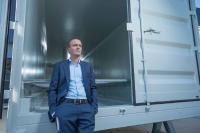 “Im Jahr 2017 geht der Trend hin zu einem Datacenter as a Service-Modell, bei dem Unternehmen ganz unterschiedliche Services aus der Cloud beziehen und damit gezielt die bestehende IT-Landschaft ergänzen. Dank unserer Partner können wir eine schlüsselfertige und skalierbare IT-Umgebung mit kundenindividuellen Services aus einer Hand anbieten.”, sagt Martin Kipping, Director International IT-Projects bei Rittal / Quelle Rittal GmbH & Co. KG