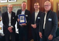 v.l.n.r.: Prof. Dr.-Ing. Ulf Schlichtmann, Preisträger Dr.-Ing. Jens Benndorf, Prof. Dr.-Ing. Holger Blume, Prof. Dr.-Ing. Wolfgang Nebel (alle Vorstand edacentrum)