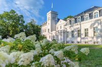 Die historische Villa Carlshagen ist die Zentrale der HMU Health and Medical University in Potsdam.