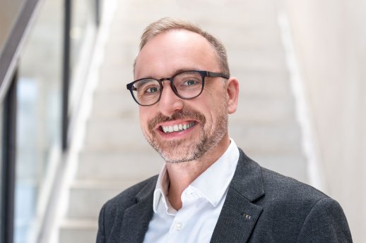 fraunhofer-idmt-sladeczek-2026-jacket.jpg